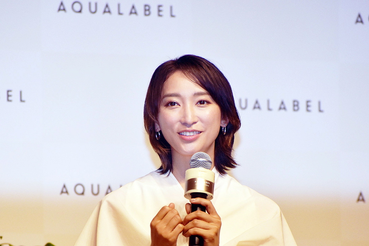 「新アクアレーベルお披露目発表会」に出席した杏さん
