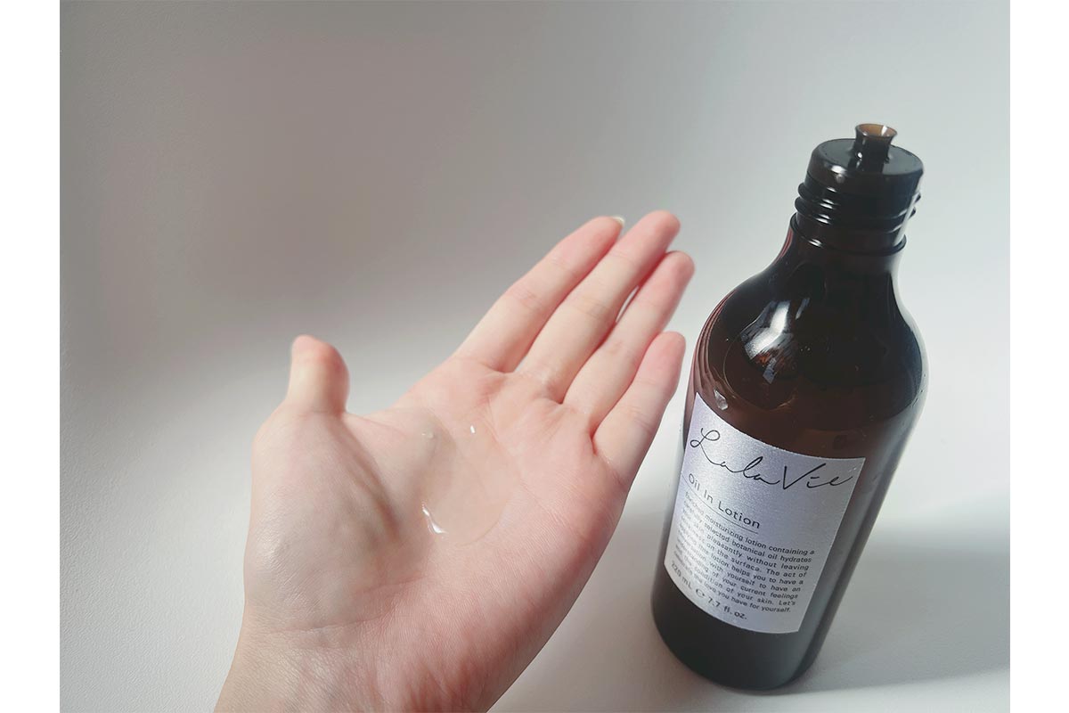 Lala Vie オイルイン ローション/220ml:¥7,150(以下、税込み)、150ml:¥5,500