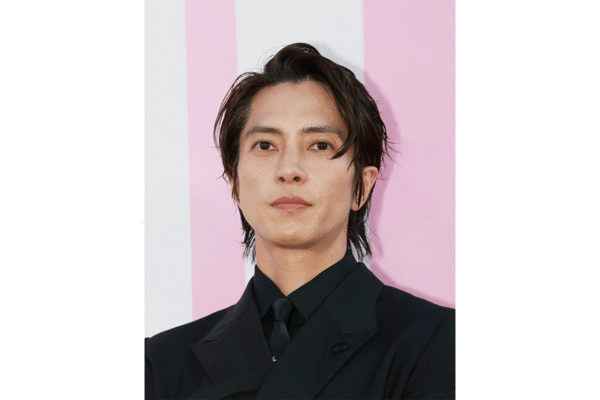 実は40代だった【“イケオジ”芸能人】TOP10！3位：松山ケンイチ、2位：山下智久、想定外の1位は…？