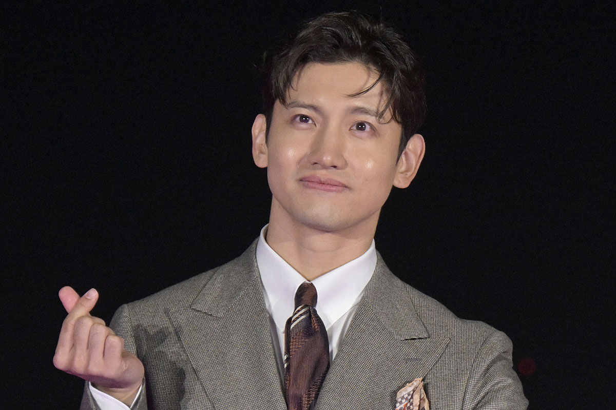 東京ミッドタウン日比谷のイルミネーション点灯式に出席した東方神起のチャンミンさん(2024年11月撮影、時事通信フォト)