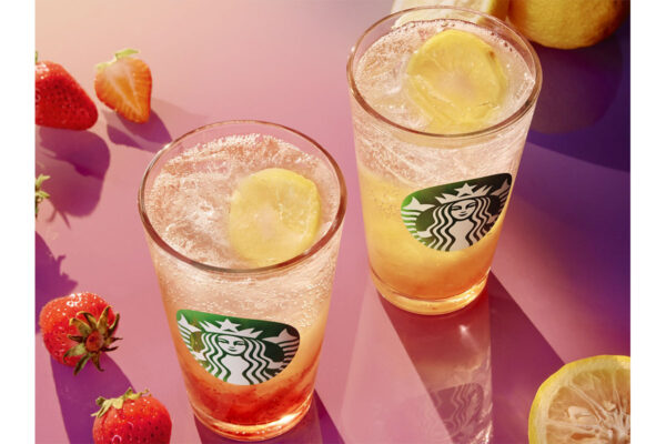 《スターバックス》新作は“香るソーダ”「チラックス ソーダ」（全2種）ストロベリー、ゆず、爽やかで心地いい一杯♪