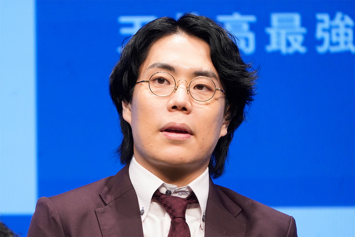 令和ロマンの高比良くるまさん(2024年2月1日、時事通信フォト)