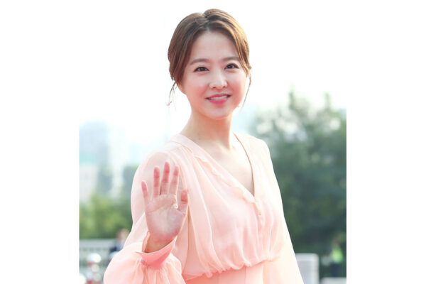 【1〜10位】超絶かわいい《“30代”韓国女優》TOP10！（結果を見る）