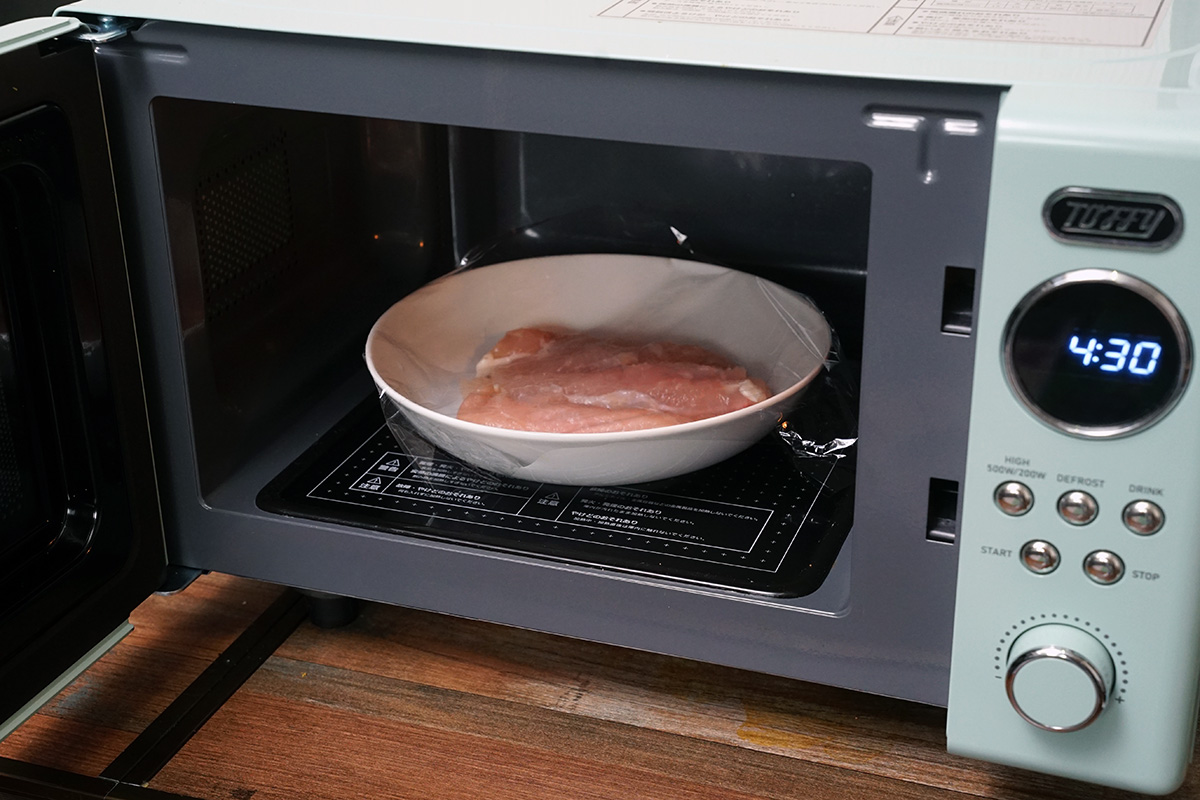 電子レンジでささみを加熱する際に「ささみほぐしメーカー」がそのまま使えれば、調理後の洗い物は確実に1つ減るはずです。