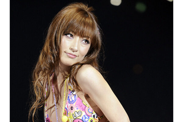 花柄ラッシュガードに着物風キャバドレス？美ボディ熊田曜子の衝撃の衣装列伝