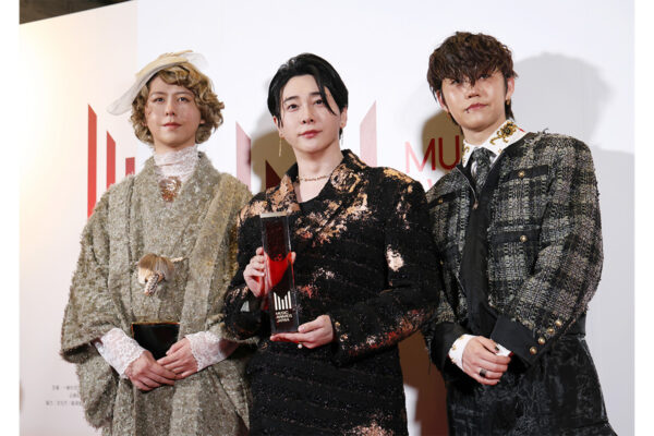 ヒット連発 【Mrs. GREEN APPLE】が、 音楽だけでなく 《バラエティー番組》 をも “無双する” かもしれない未来予想図
