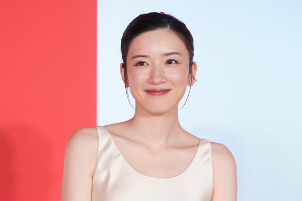 【画像】ワイルド…！　大型バイクにまたがる 《人気女優》 たち！（画像10枚）