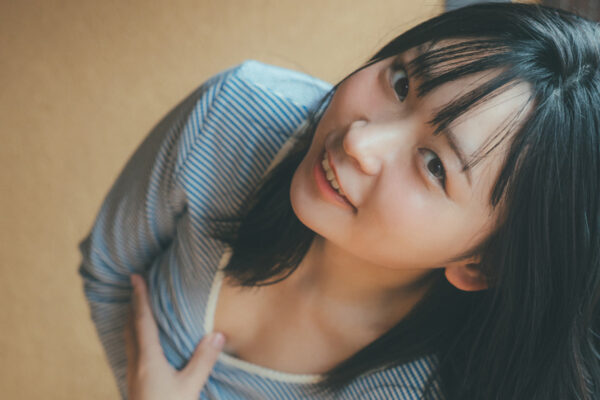 ネタか、本気か―？　《セクシー写真集》を出す “女芸人” たち 　谷間や美脚も… リリース相次ぐ業界背景